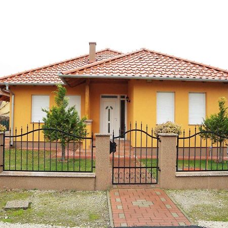 Holiday Home Balatonmariafurdo, Somogy 1 Balatonkeresztúr المظهر الخارجي الصورة